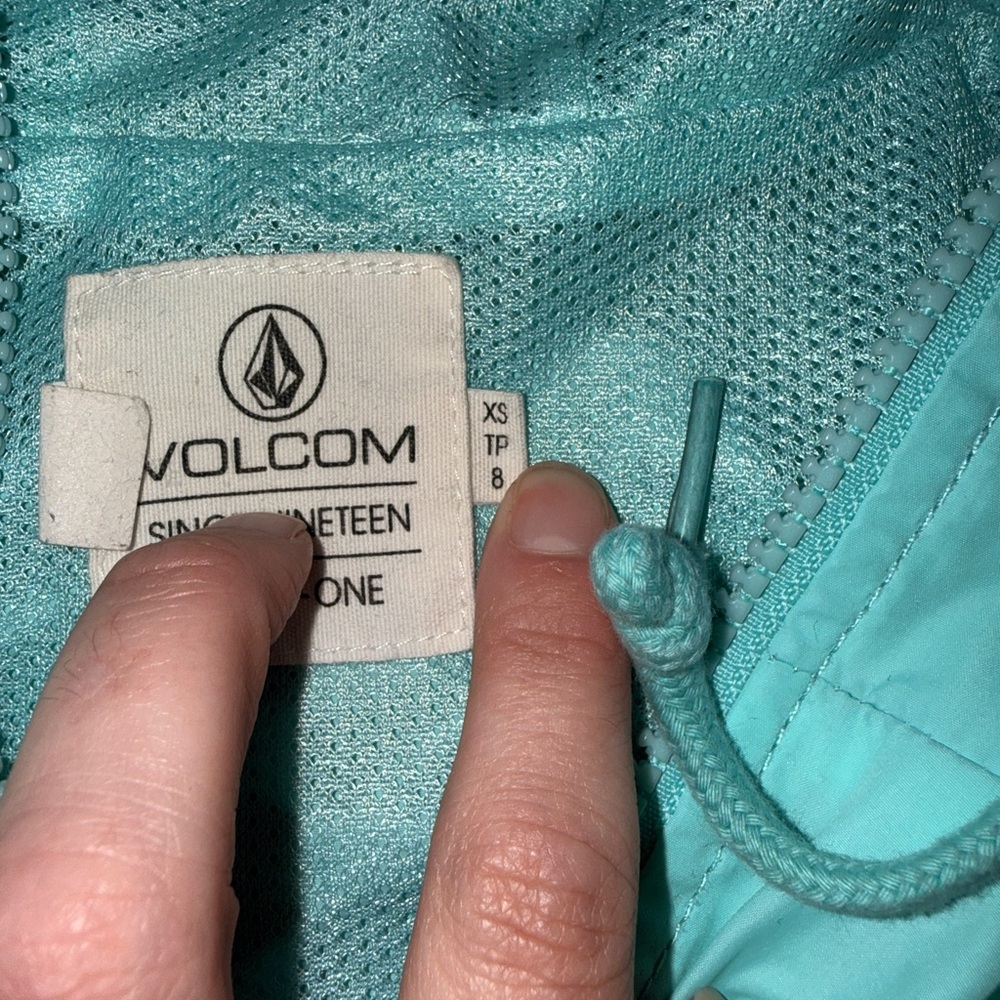 Volcom Windbreaker - Picture 4 of 6